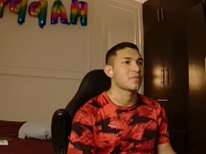 Screenshot from venedic__bull webcams