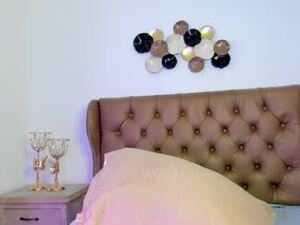 Screenshot from venusnight webcams