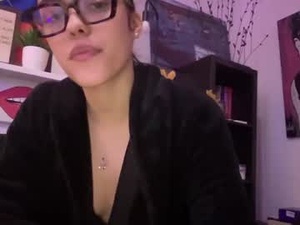Screenshot from vickyyyx webcams