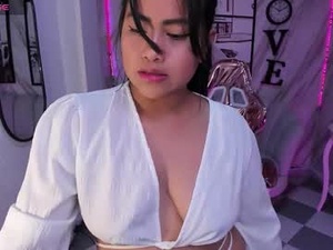 Screenshot from victoria_b_ webcams