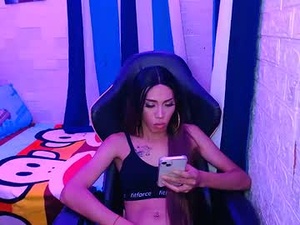Screenshot from victoriaasianmistress webcams