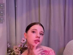 Screenshot from vikiwild webcams