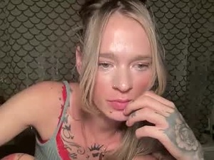 Screenshot from vinique99 webcams