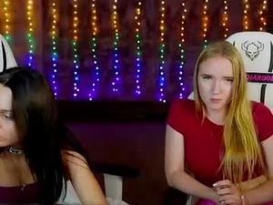 Screenshot from viola_054 webcams