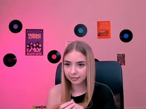 Screenshot from viola_sweet_ webcams