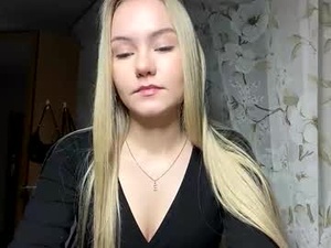 Screenshot from violashy webcams