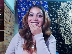 Screenshot from violet_bosh webcams