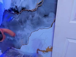 Screenshot from violet_throat webcams