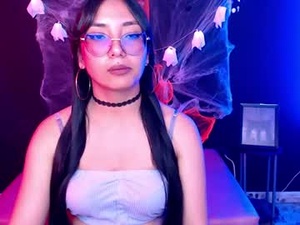 Screenshot from violet_vice777 webcams