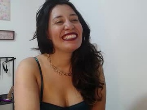 Screenshot from violeta_scott_ webcams