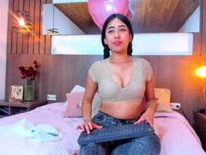 Screenshot from violetcarson_ webcams