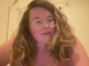 Screenshot from violetlyhappy webcams
