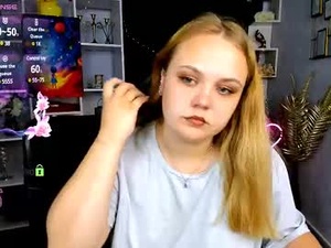 Screenshot from violett_moons webcams
