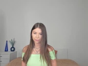 Screenshot from violetta_finch webcams