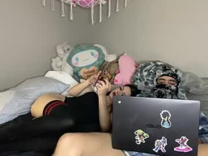 Screenshot from virgoxjada webcams