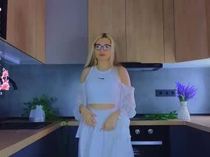 Screenshot from vixenserene webcams