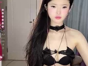 Screenshot from voilet_fox77 webcams