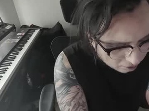 Screenshot from vyre_x webcams
