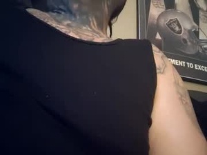 Screenshot from wax_559 webcams