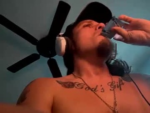 Screenshot from whatever36_36 webcams