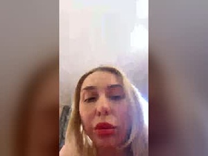 Screenshot from wildcherry555 webcams