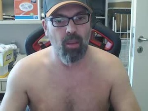 Screenshot from womenizzeer webcams