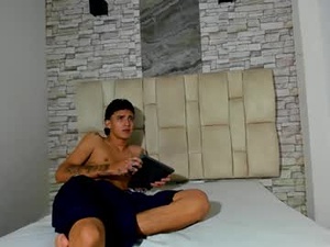 Screenshot from xander_owen webcams