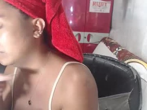 Screenshot from xnewcummachinex webcams