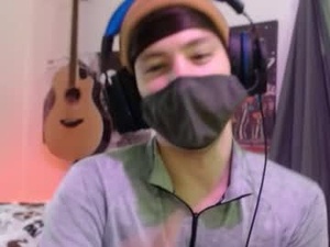 Screenshot from xxwhitefoxx webcams