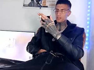 Screenshot from yanfranko420 webcams