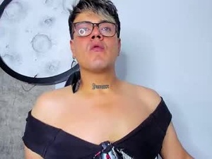 Screenshot from yordan_chubbyhot webcams