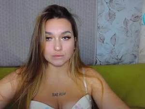 Screenshot from youremily_xx webcams
