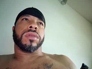 Screenshot from yoursexydaddy8181 webcams