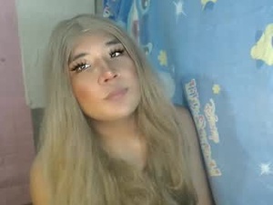 Screenshot from yourtransjeen webcams