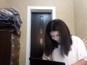 Screenshot from yuonneaquilar webcams