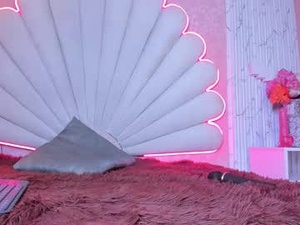 Screenshot from yvi_taylor webcams