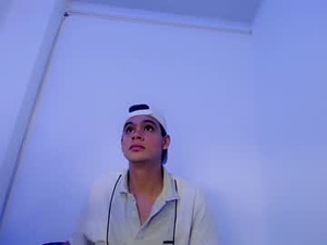 Screenshot from zacariass_ webcams