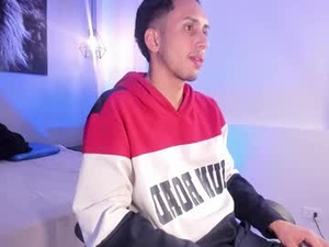 Screenshot from zack_isback webcams