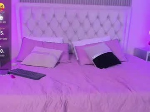 Screenshot from zafiro_rousse_ webcams