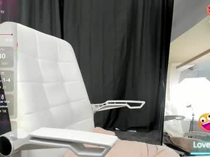 Screenshot from zairamoon_ webcams