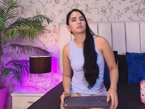 Screenshot from zara_poncebgb webcams