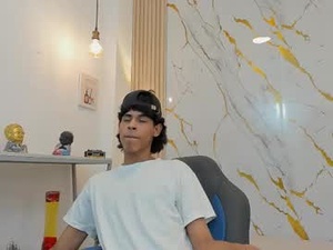 Screenshot from zayn_fox32 webcams