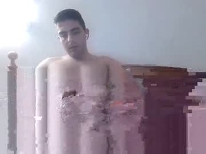 Screenshot from zedd977 webcams