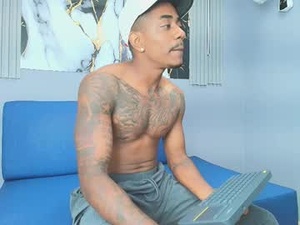 Screenshot from zion_taylor webcams